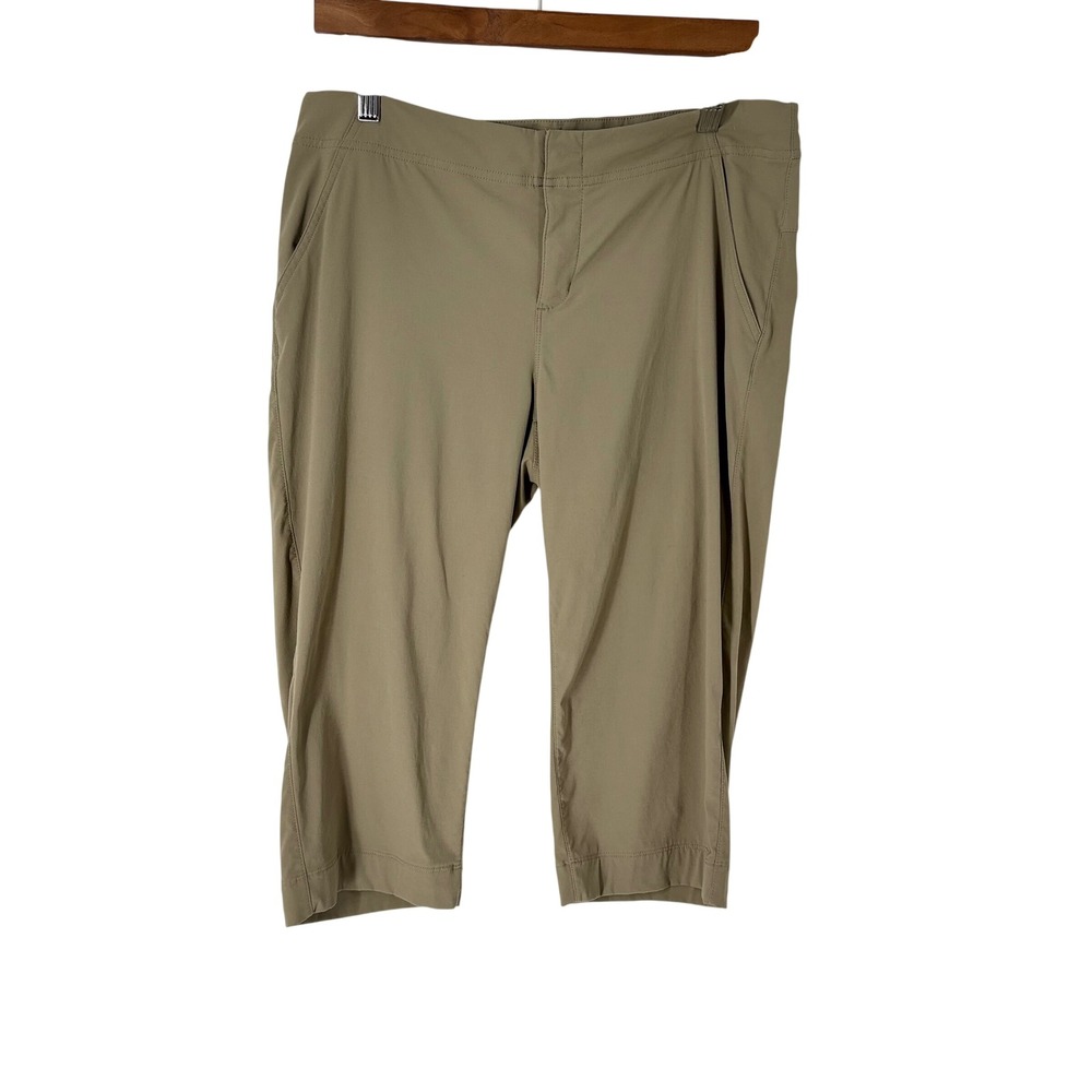 Columbia Omni-Shield Tan Khaki Hiking Capri Pants Women Size 12 Water Repellent